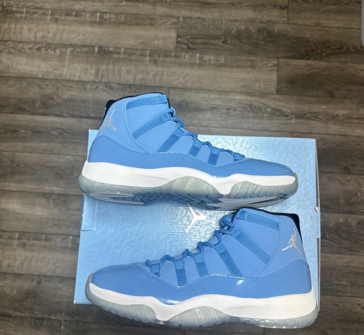 Air Jordan 11 Retro Pantone