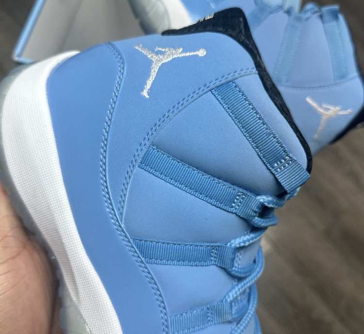 Air Jordan 11 Retro Pantone
