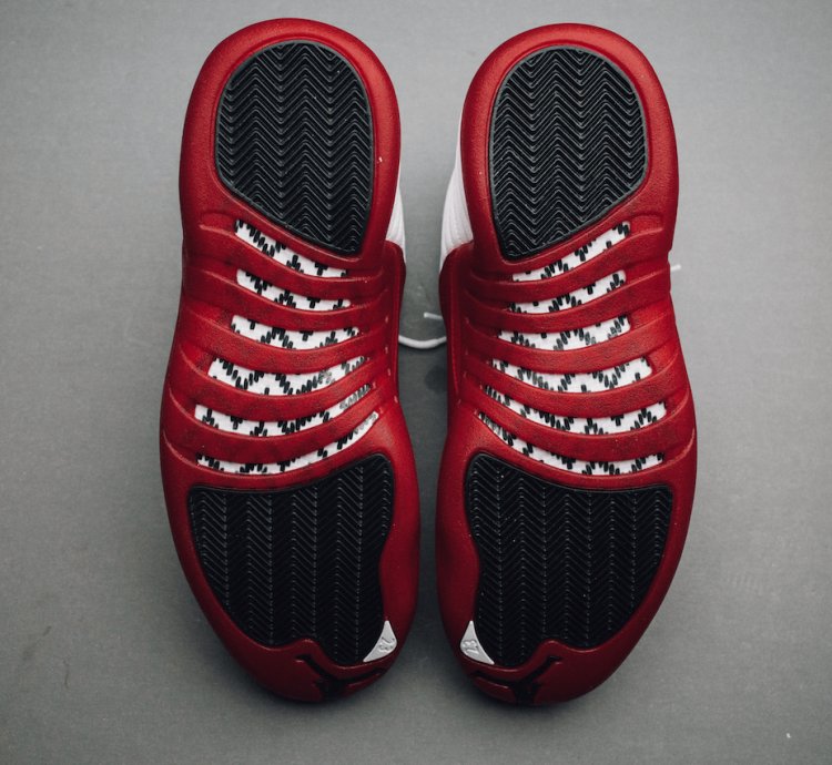 Air Jordan 12 Retro - Cherry
