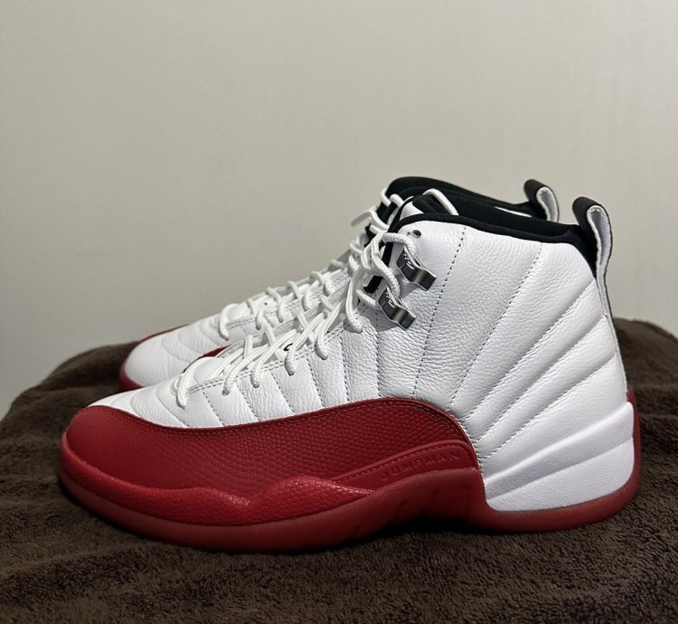 Air Jordan 12 Retro Cherry