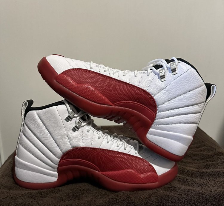 Air Jordan 12 Retro Cherry