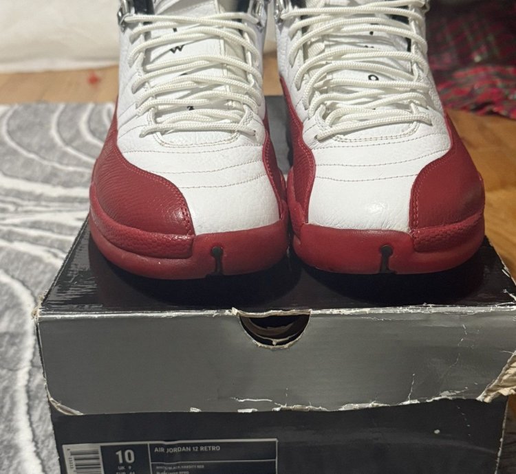 Air Jordan 12 Retro Cherry 2009 Size 10 DS