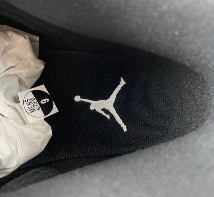 Air Jordan 3 Retro 2025 Black Cat - CT8532-001