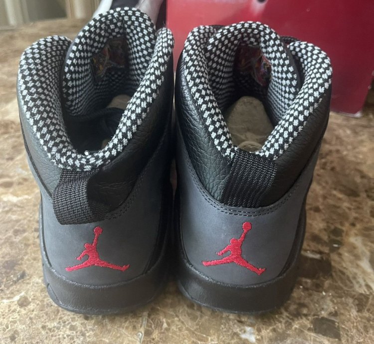 Air Jordan 13 10 countdown pack