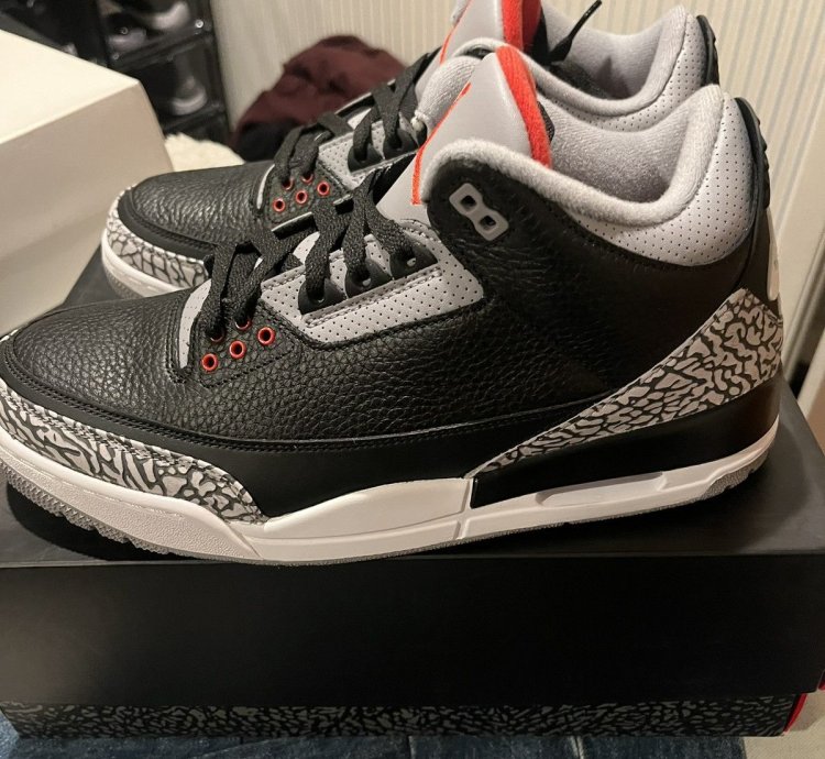 Air Jordan 3 Black Cement 2018 Size 11 5