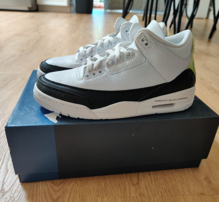 Air Jordan 3 fragment collab