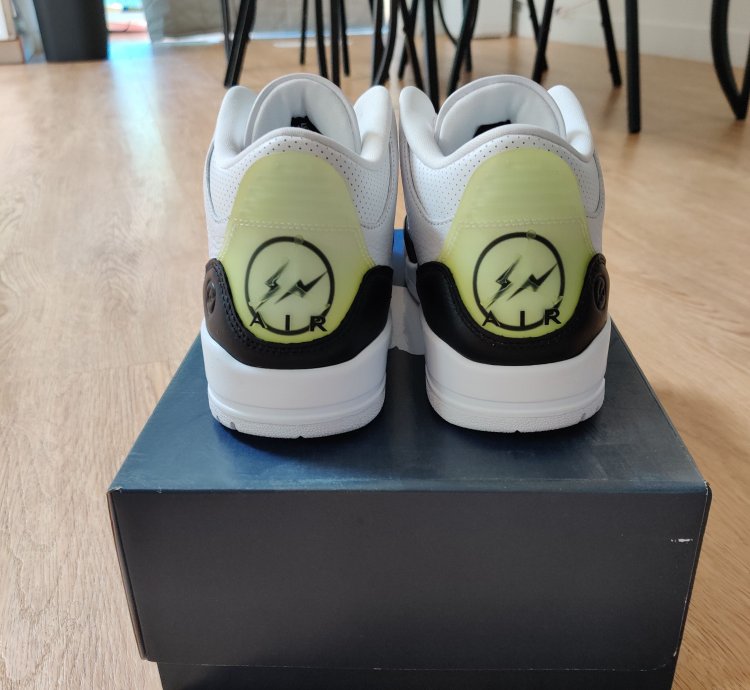 Air Jordan 3 fragment collab