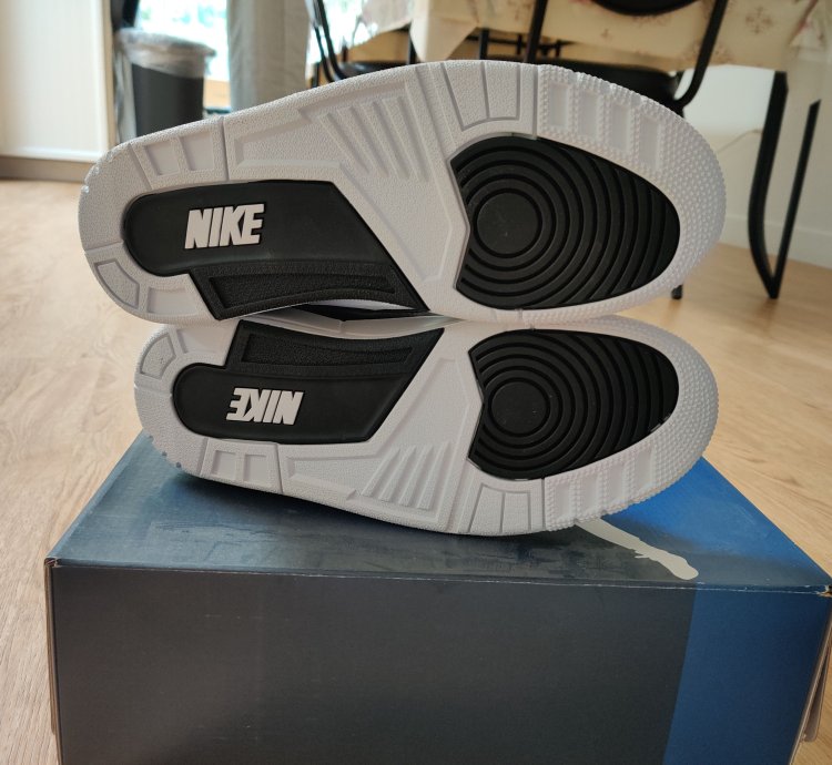 Air Jordan 3 fragment collab