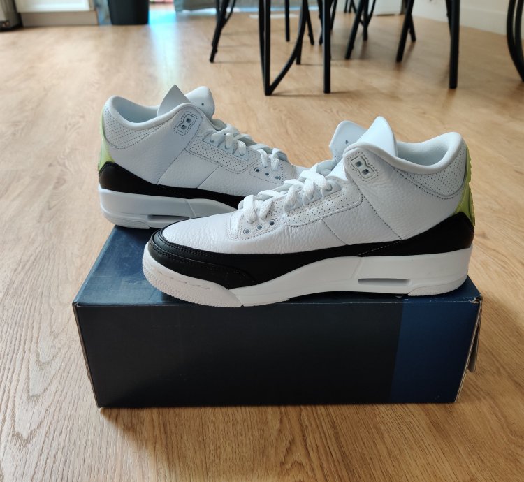 Air Jordan 3 fragment collab