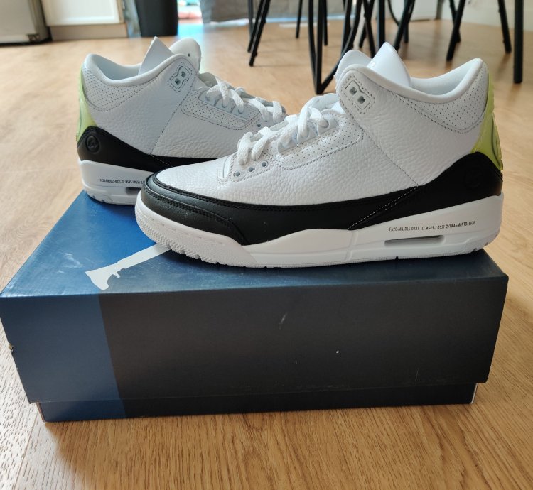 Air Jordan 3 fragment collab