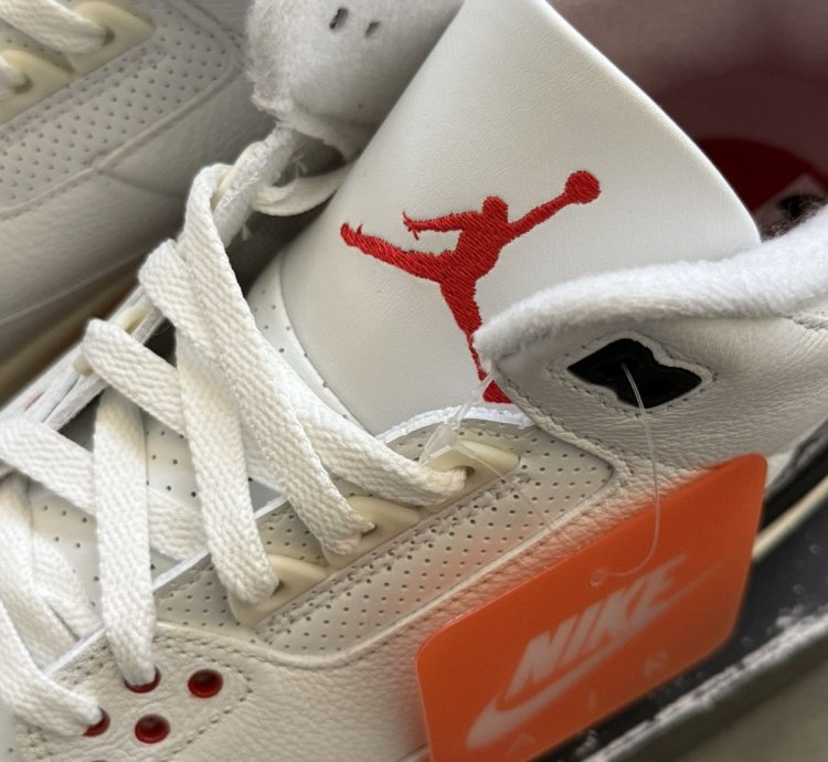 Air Jordan 3 Reimagined White Cement Sz 10 (2023)
