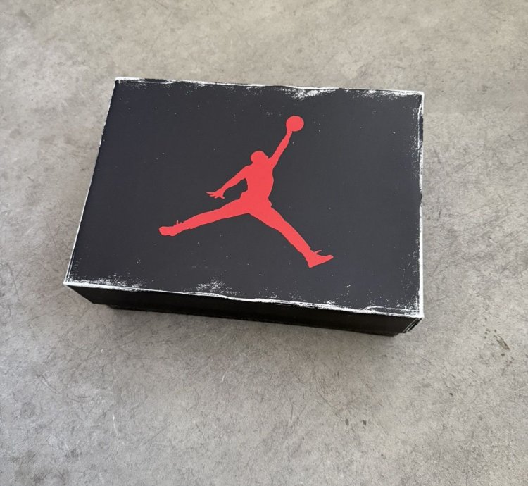 Air Jordan 3 Reimagined White Cement Sz 10 (2023)