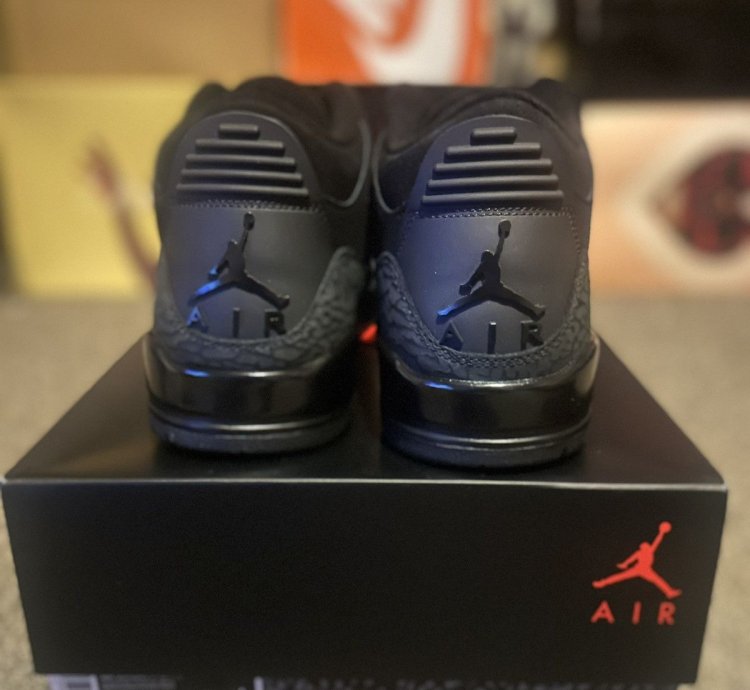 Air Jordan 3 Retro Black Cats