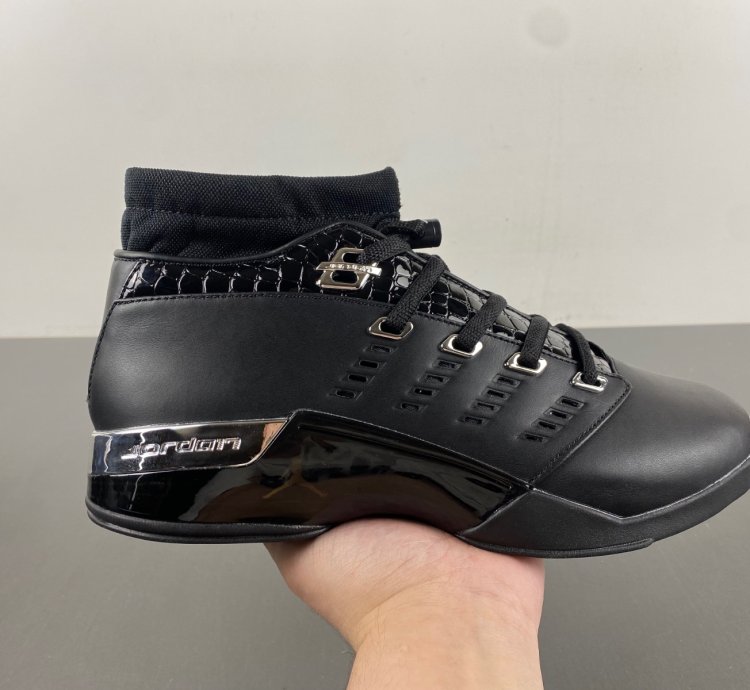 Air Jordan 17 OG Low Black Chrome - 303891-004