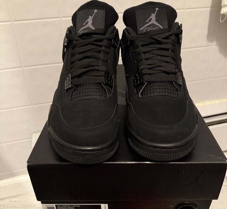 Air Jordan 4 Black Cats