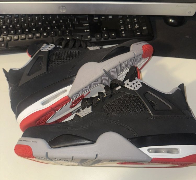 Air Jordan 4 Bred 2019