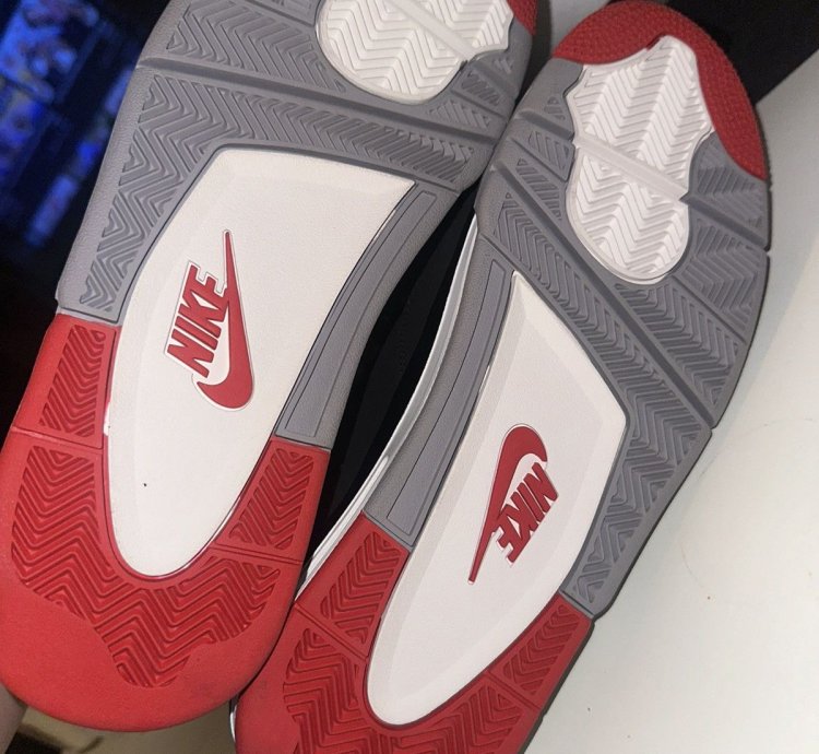 Air Jordan 4 Bred 2019