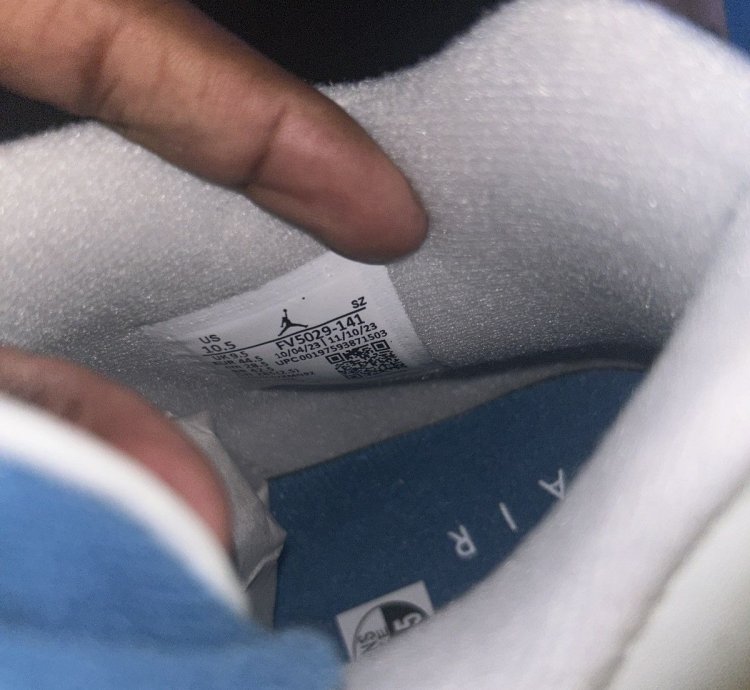 Air Jordan 4 Military Blue (10 5)