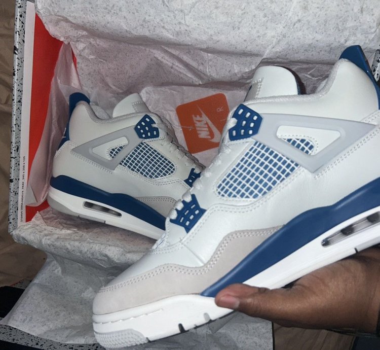 Air Jordan 4 Military Blue (10 5)