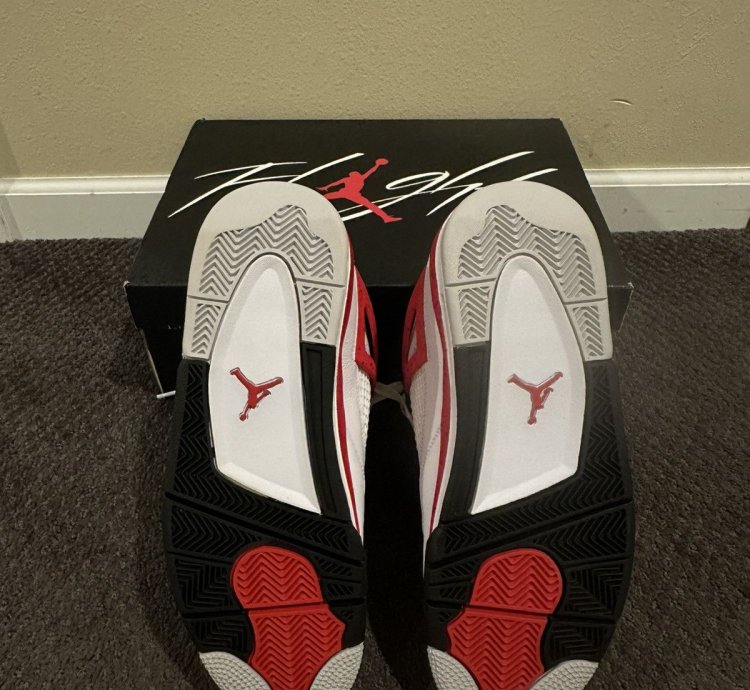 Air Jordan 4 Red Cement