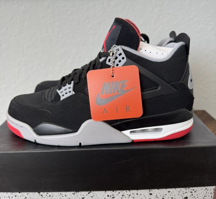 Air Jordan 4 Retro - Bred 2019 Size 9