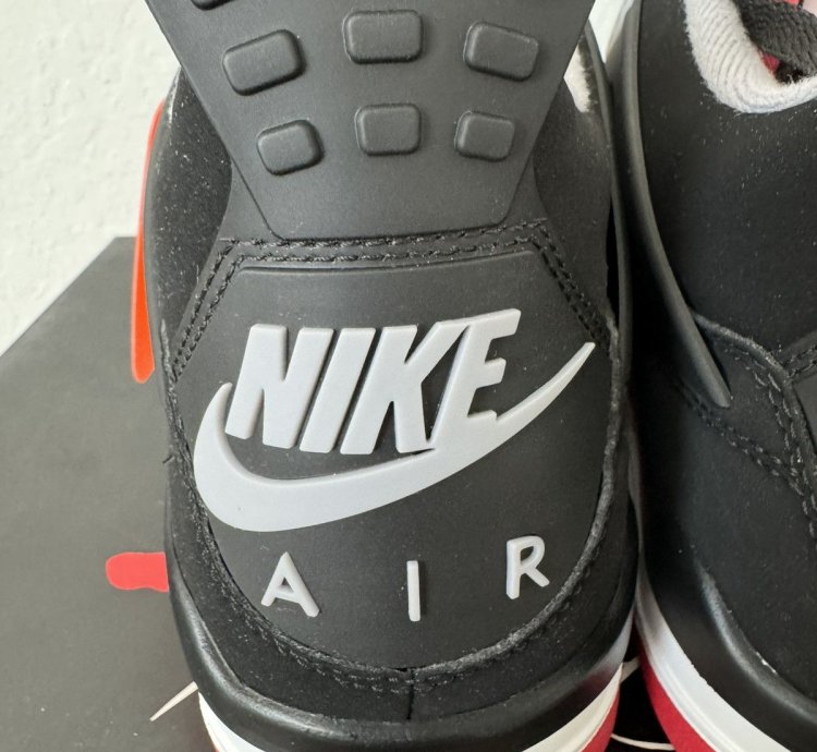 Air Jordan 4 Retro - Bred 2019 Size 9
