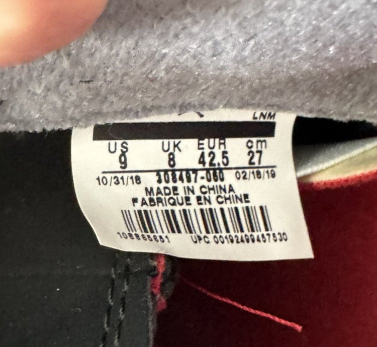 Air Jordan 4 Retro - Bred 2019 Size 9