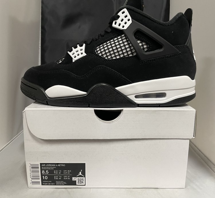 Air Jordan 4 Retro Black White-Black Size 8 5