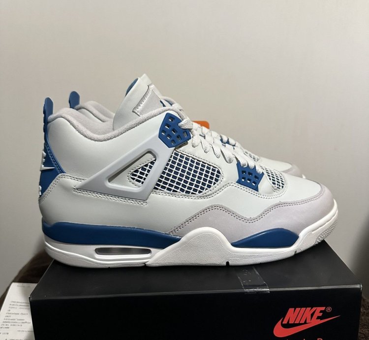 Air Jordan 4 retro military blue