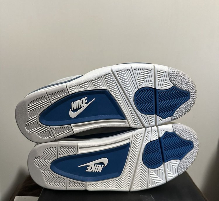 Air Jordan 4 retro military blue