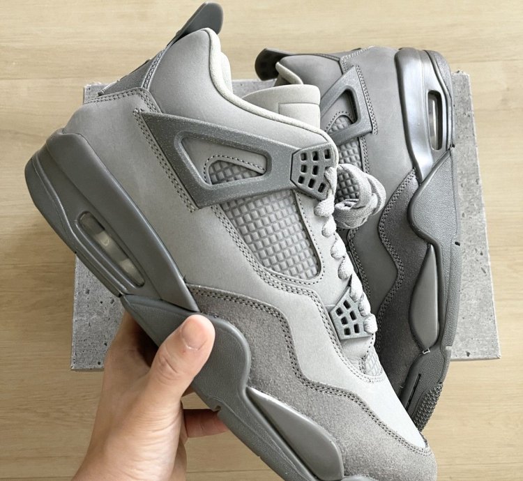 Air Jordan 4 Retro SE Wet Cement
