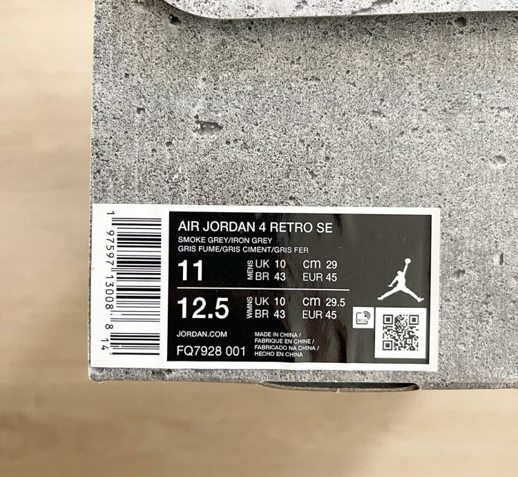 Air Jordan 4 Retro SE Wet Cement