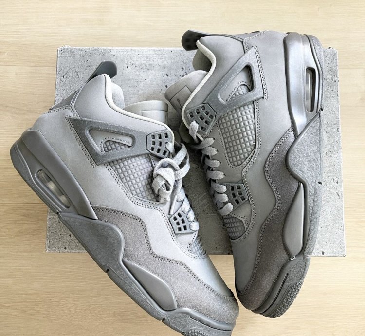 Air Jordan 4 Retro SE Wet Cement