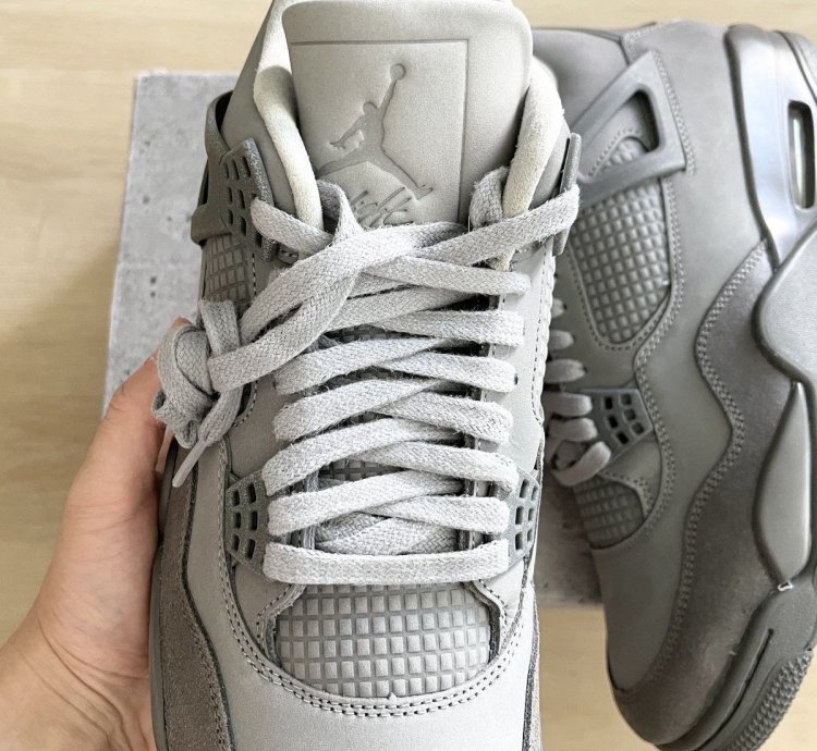 Air Jordan 4 Retro SE Wet Cement