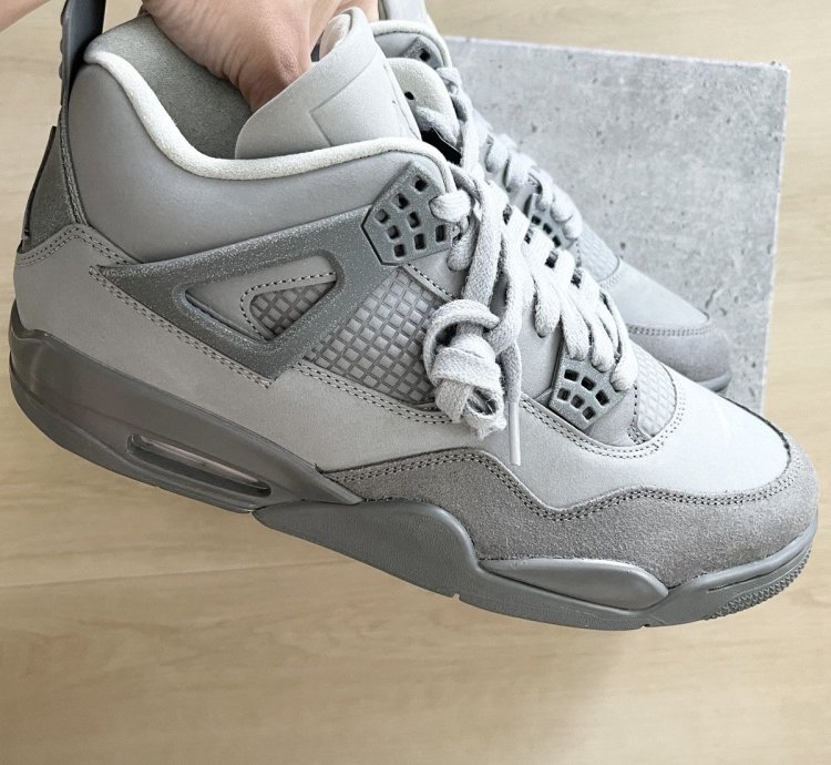 Air Jordan 4 Retro SE Wet Cement