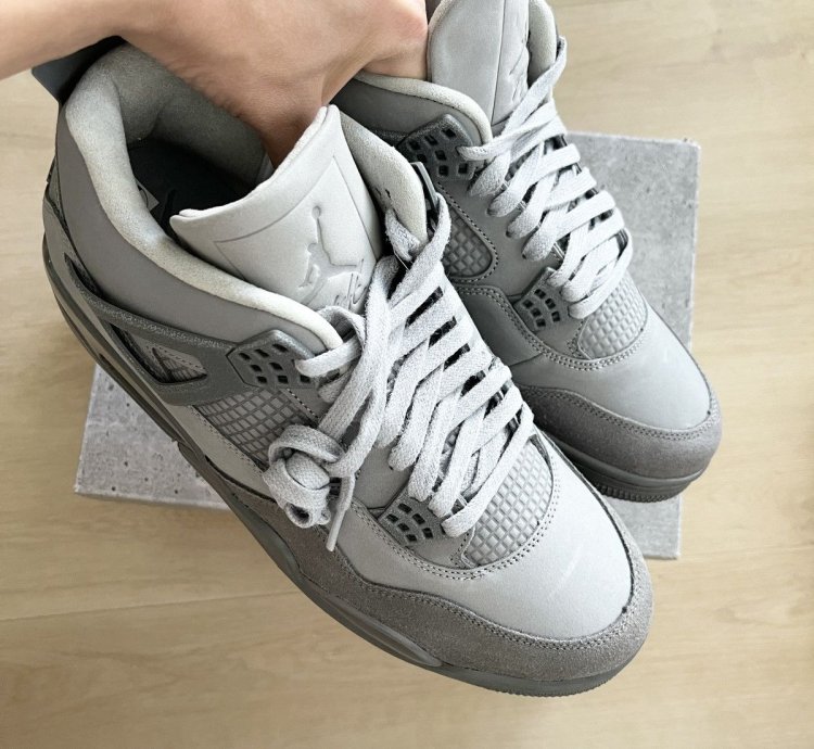 Air Jordan 4 Retro SE Wet Cement