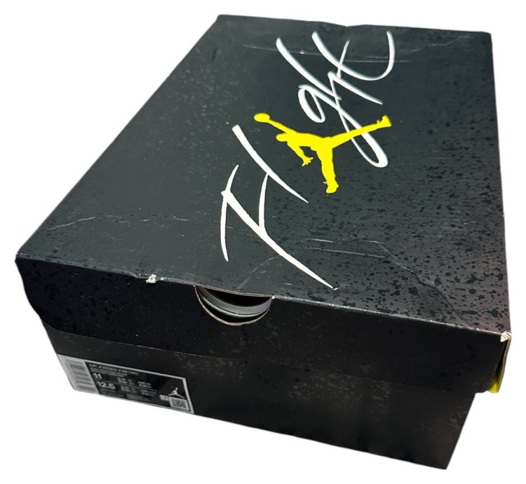 Air Jordan 4 Retro Thunder 2023