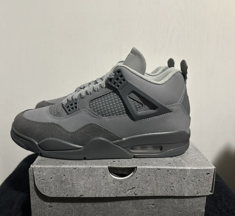 Air Jordan 4 Wet Cement