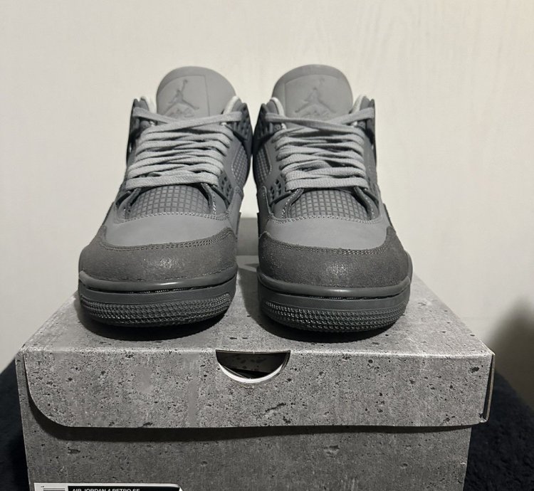 Air Jordan 4 Wet Cement
