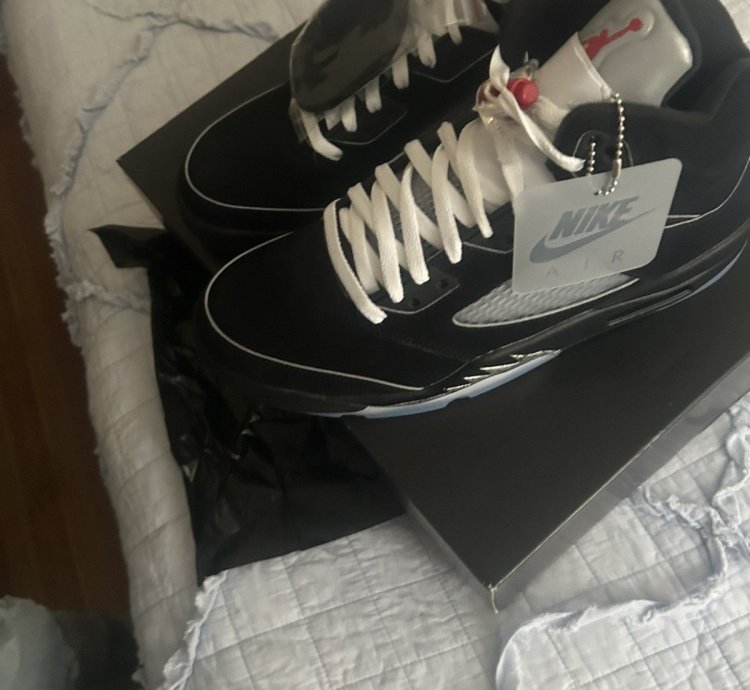 Air Jordan 5 Black Metallic Reimagined