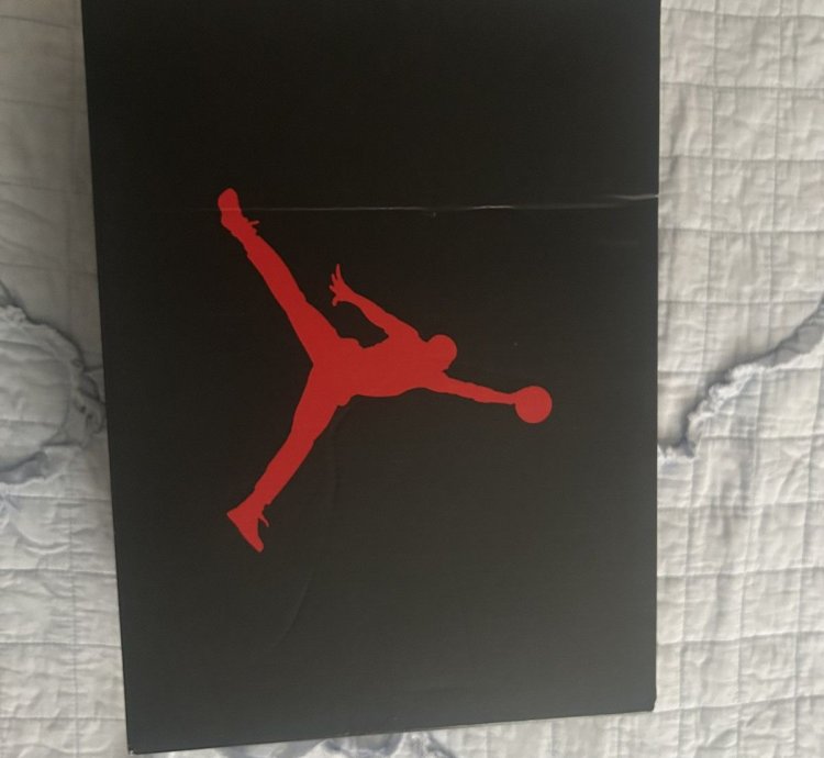 Air Jordan 5 Black Metallic Reimagined