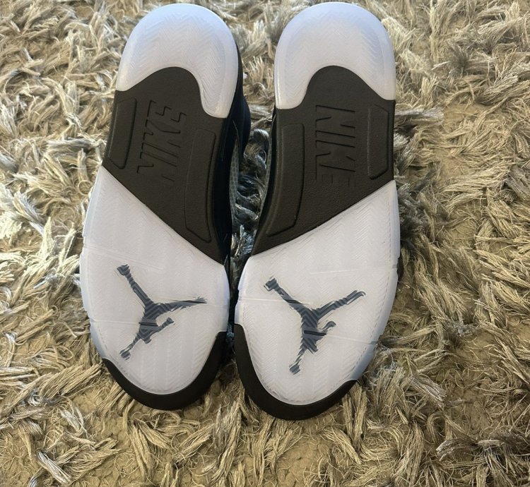 Air Jordan 5 Retro OG Black Metallic Reimagined