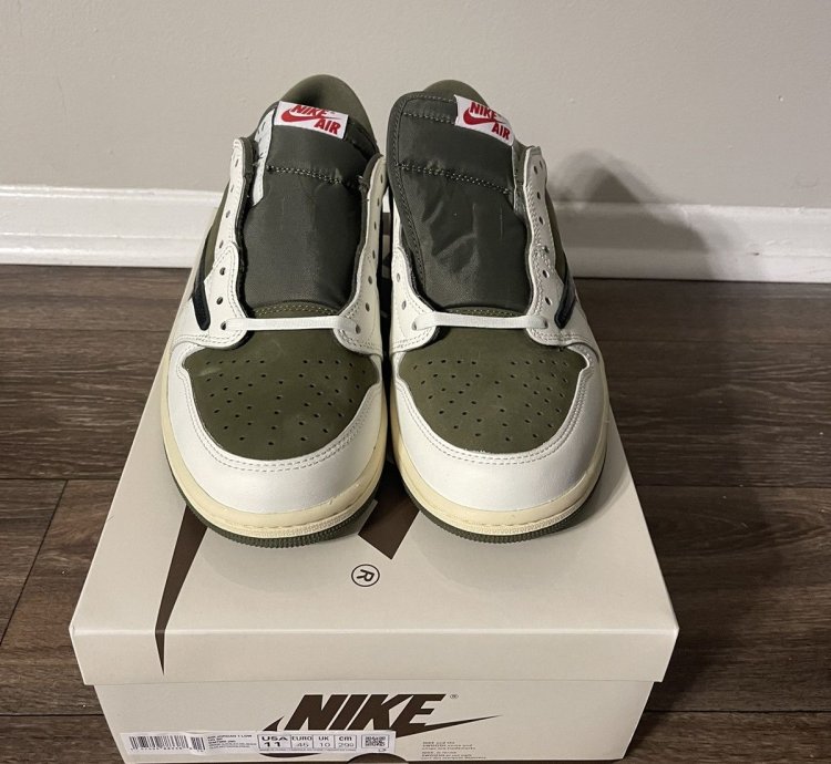 Air Jordan Retro 1 Low OG SP Travis Scott Medium Olive