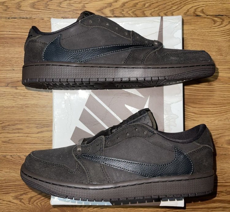 Air Jordan Retro 1 Low Travis Scott Velvet Brown size 9 Men