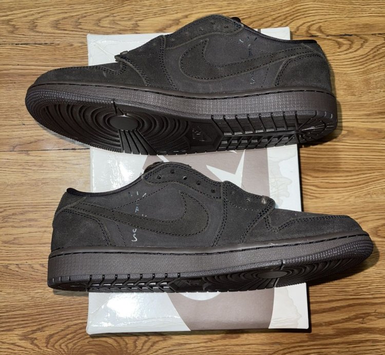 Air Jordan Retro 1 Low Travis Scott Velvet Brown size 9 Men