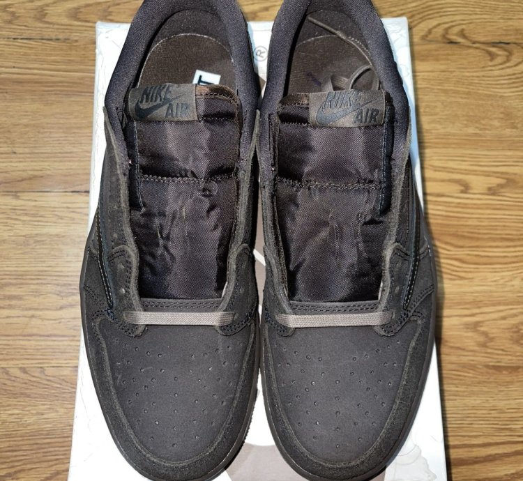 Air Jordan Retro 1 Low Travis Scott Velvet Brown size 9 Men