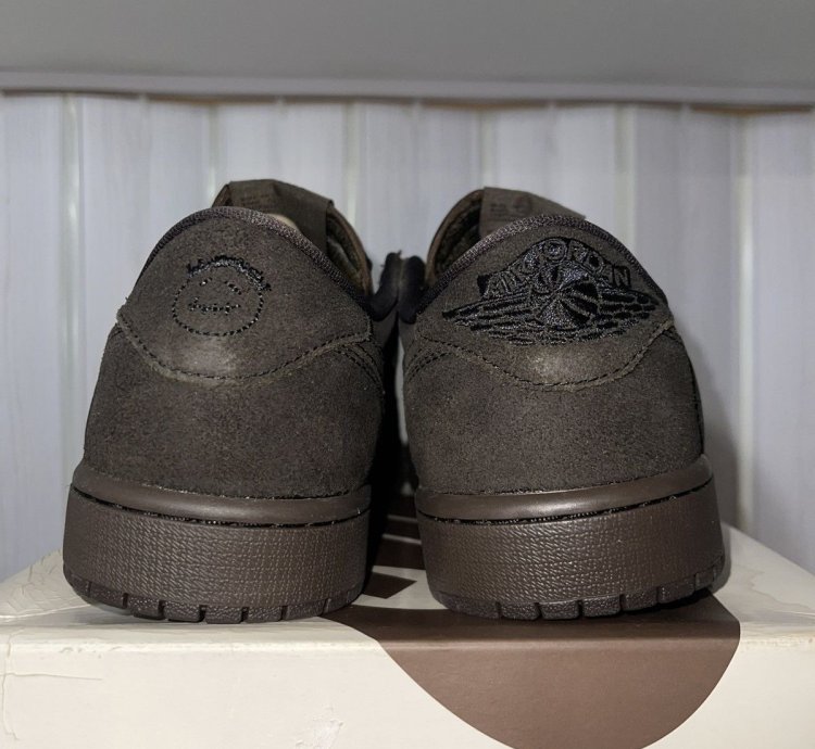 Air Jordan Retro 1 Low Travis Scott Velvet Brown size 9 Men