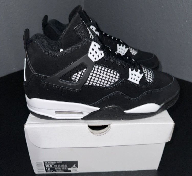 Air Jordan Retro 4 White Thunder