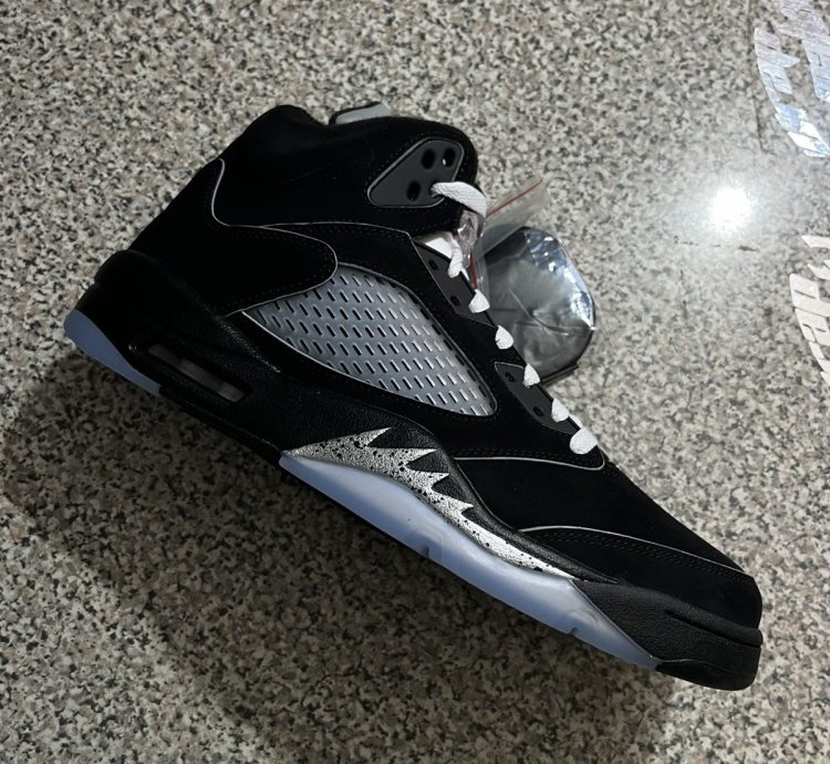 Air Jordan retro 5 Metallic Reimagined