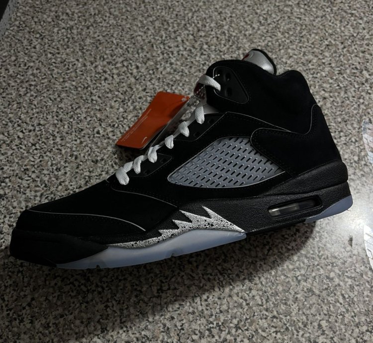 Air Jordan retro 5 Metallic Reimagined